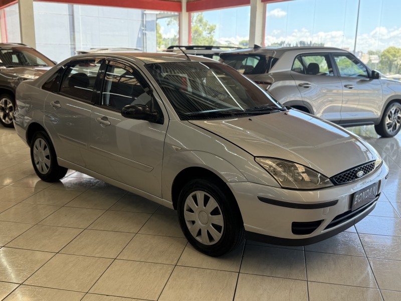 FOCUS 1.6 GLX SEDAN 8V FLEX 4P MANUAL - 2009 - FARROUPILHA