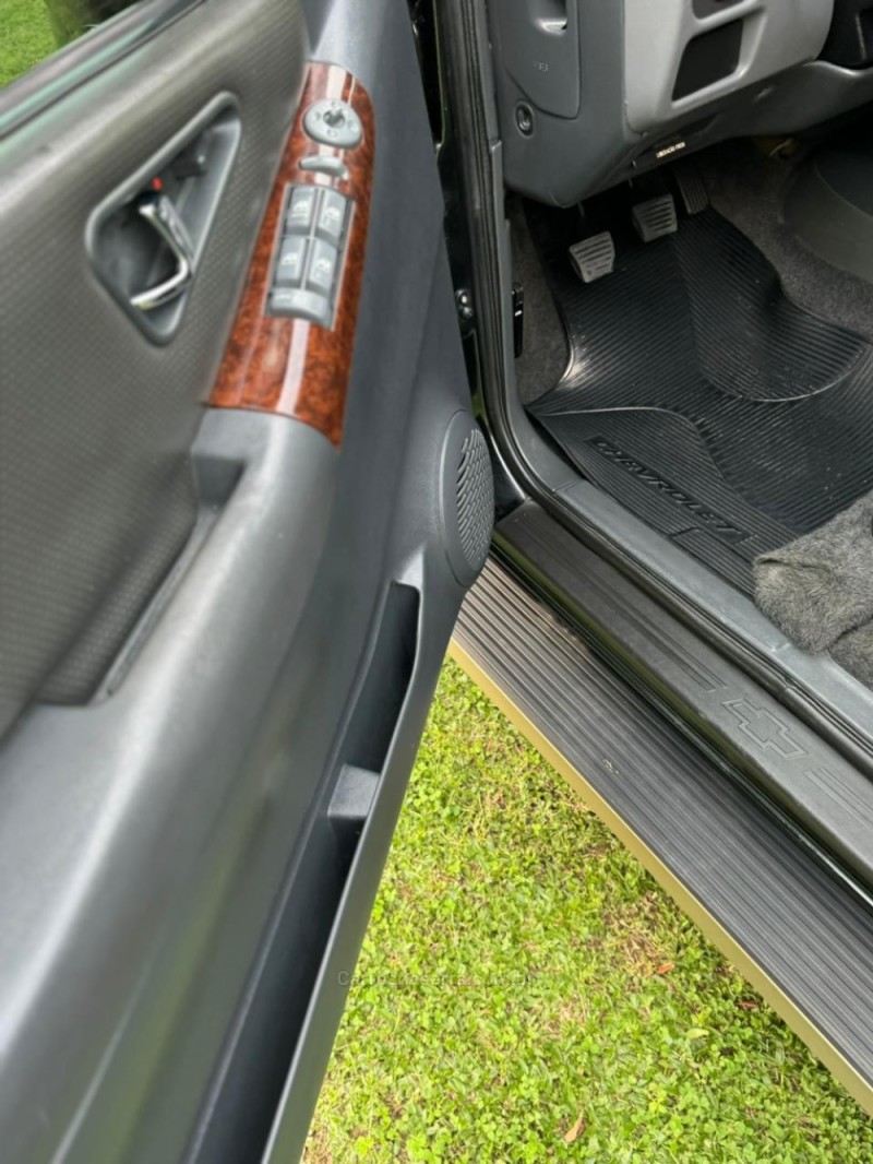 S10 2.4 MPFI EXECUTIVE 4X2 CD 8V FLEX 4P MANUAL - 2011 - BENTO GONçALVES