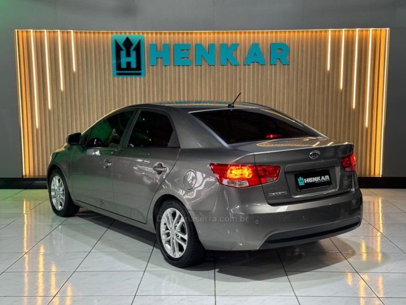 CERATO 1.6 EX3 SEDAN 16V GASOLINA 4P MANUAL - 2011 - CAMPO BOM