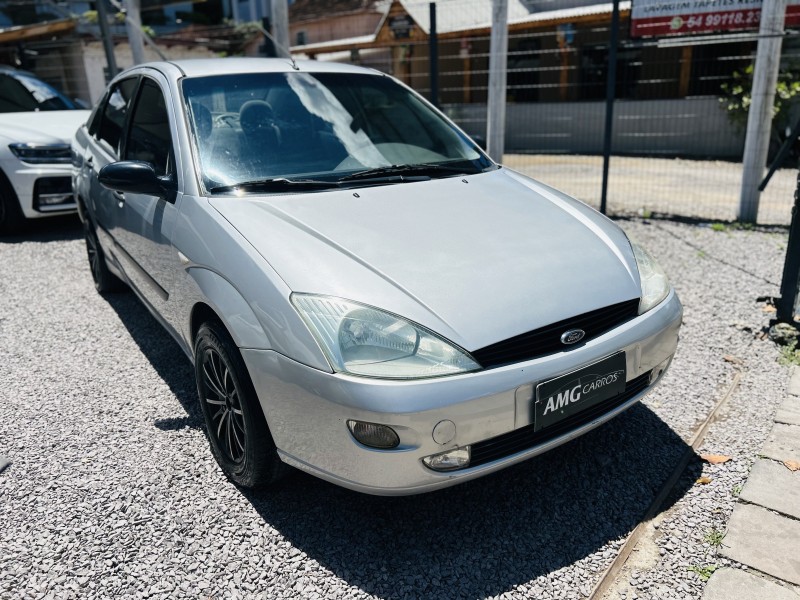 FOCUS 2.0 GLX SEDAN 16V GASOLINA 4P MANUAL - 2002 - CAXIAS DO SUL