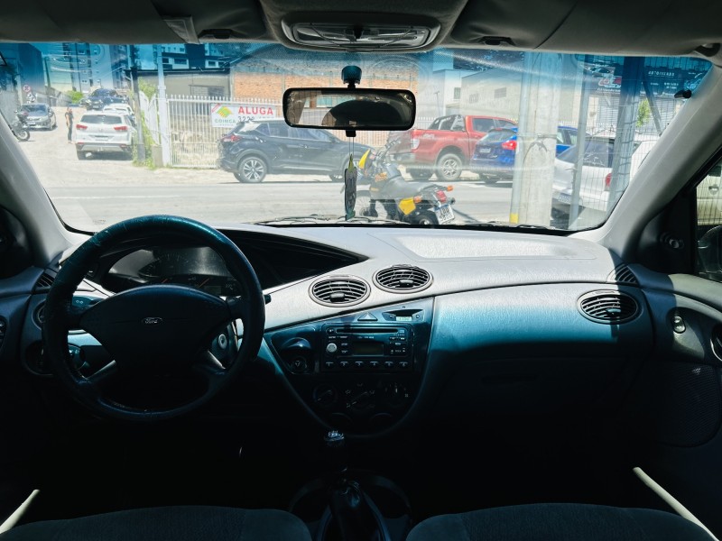 FOCUS 2.0 GLX SEDAN 16V GASOLINA 4P MANUAL - 2002 - CAXIAS DO SUL