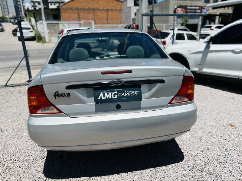 FOCUS 2.0 GLX SEDAN 16V GASOLINA 4P MANUAL - 2002 - CAXIAS DO SUL