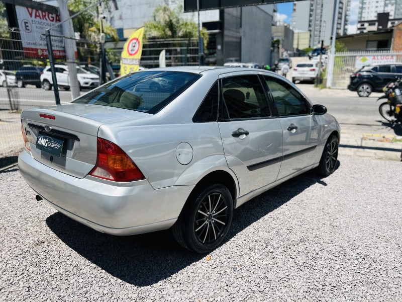 FOCUS 2.0 GLX SEDAN 16V GASOLINA 4P MANUAL - 2002 - CAXIAS DO SUL