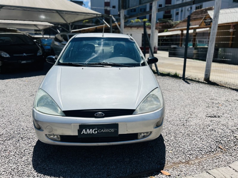 FOCUS 2.0 GLX SEDAN 16V GASOLINA 4P MANUAL - 2002 - CAXIAS DO SUL