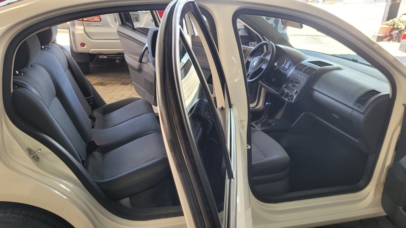 POLO SEDAN 1.6 MI 8V FLEX 4P MANUAL - 2012 - GARIBALDI