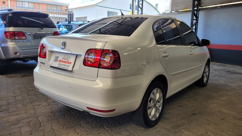 POLO SEDAN 1.6 MI 8V FLEX 4P MANUAL - 2012 - GARIBALDI