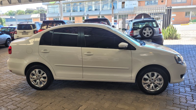 POLO SEDAN 1.6 MI 8V FLEX 4P MANUAL - 2012 - GARIBALDI