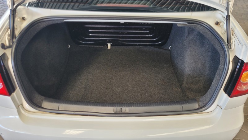 POLO SEDAN 1.6 MI 8V FLEX 4P MANUAL - 2012 - GARIBALDI