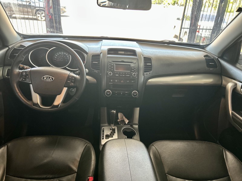 SORENTO 2.4 EX 4X2 16V GASOLINA 4P AUTOMÁTICO - 2012 - SãO SEBASTIãO DO CAí