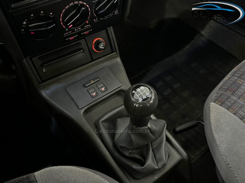 SANTANA 2.0 MI 8V GASOLINA 4P MANUAL - 1998 - NOVO HAMBURGO