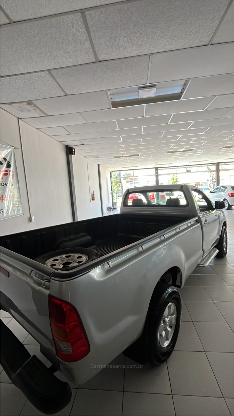 HILUX 2.5 4X4 CS CHASSI CABINE 16V TURBO DIESEL 2P MANUAL - 2011 - SANANDUVA