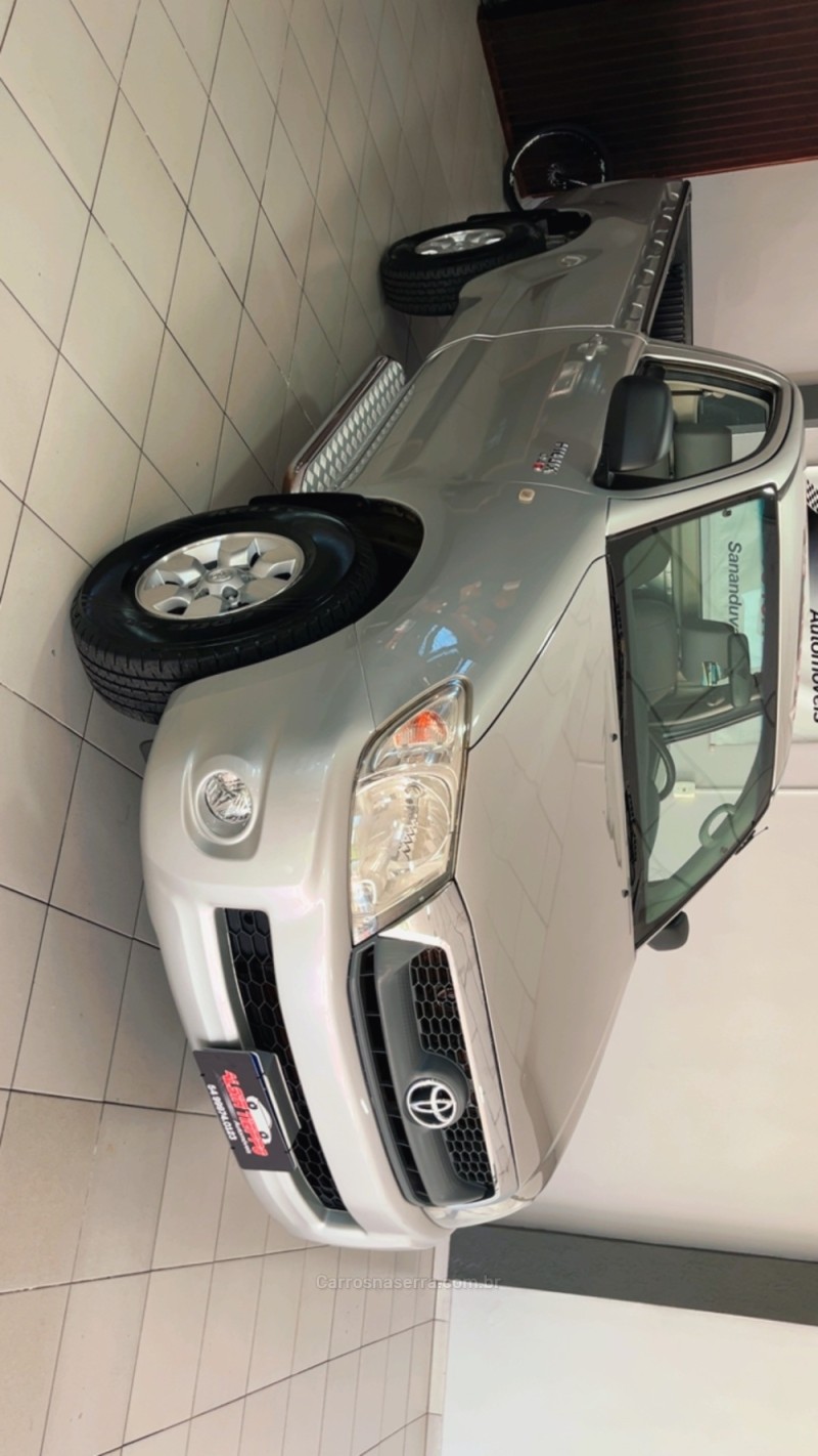 HILUX 2.5 4X4 CS CHASSI CABINE 16V TURBO DIESEL 2P MANUAL - 2011 - SANANDUVA