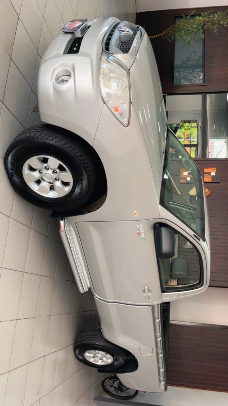 HILUX 2.5 4X4 CS CHASSI CABINE 16V TURBO DIESEL 2P MANUAL - 2011 - SANANDUVA