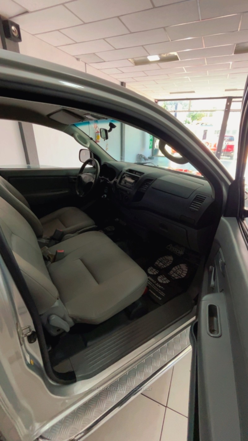 HILUX 2.5 4X4 CS CHASSI CABINE 16V TURBO DIESEL 2P MANUAL - 2011 - SANANDUVA