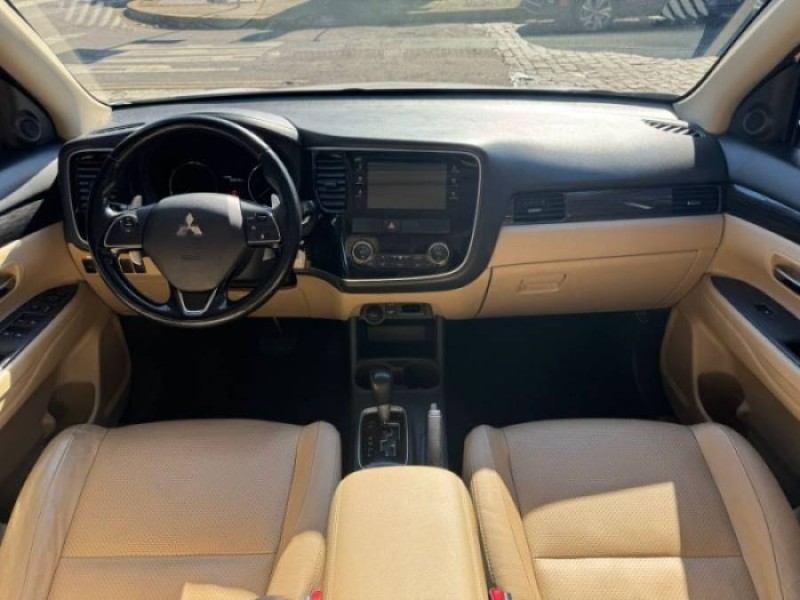 OUTLANDER 2.2 4X4 16V DIESEL 4P AUTOMÁTICO - 2016 - CAXIAS DO SUL