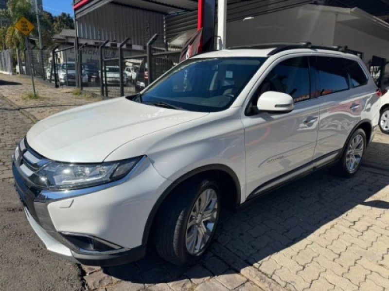 OUTLANDER 2.2 4X4 16V DIESEL 4P AUTOMÁTICO - 2016 - CAXIAS DO SUL