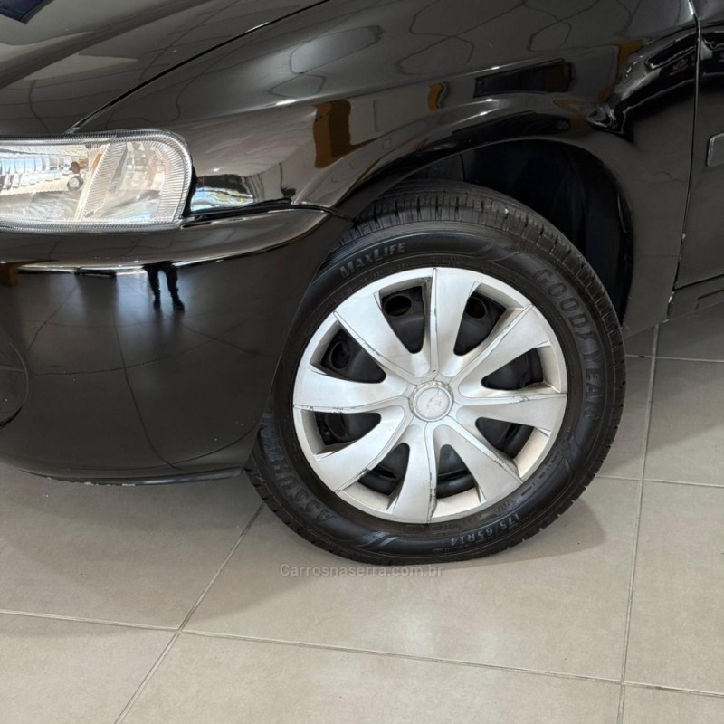 CELTA 1.0 MPFI 8V GASOLINA 4P MANUAL - 2005 - SAPUCAIA DO SUL