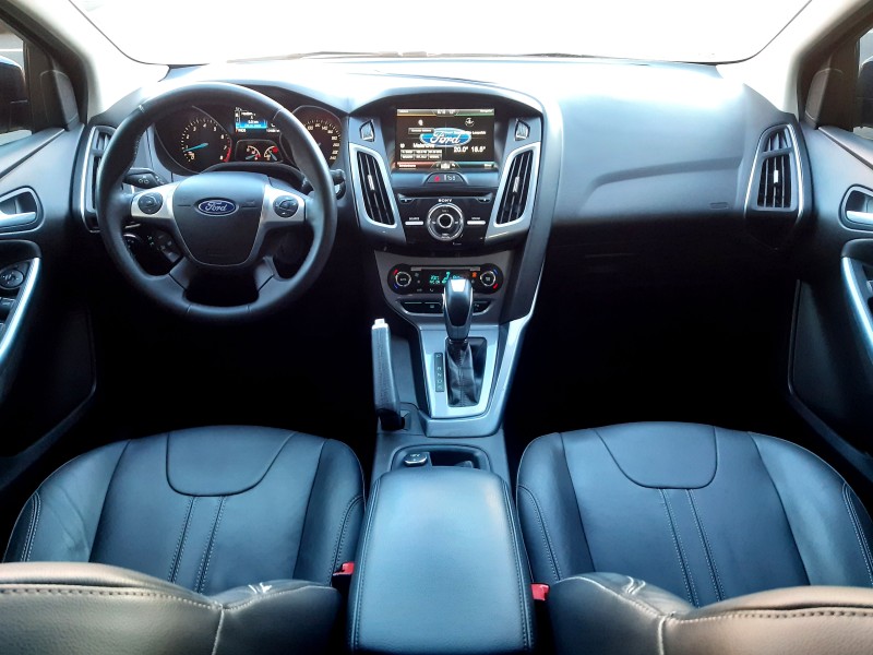 FOCUS 2.0 TITANIUM PLUS 16V FLEX 4P AUTOMÁTICO - 2015 - CAXIAS DO SUL