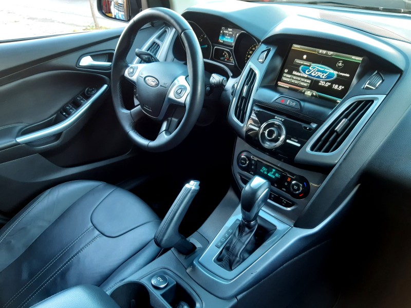 FOCUS 2.0 TITANIUM PLUS 16V FLEX 4P AUTOMÁTICO - 2015 - CAXIAS DO SUL