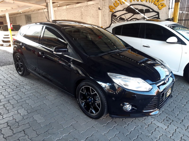 FOCUS 2.0 TITANIUM PLUS 16V FLEX 4P AUTOMÁTICO - 2015 - CAXIAS DO SUL