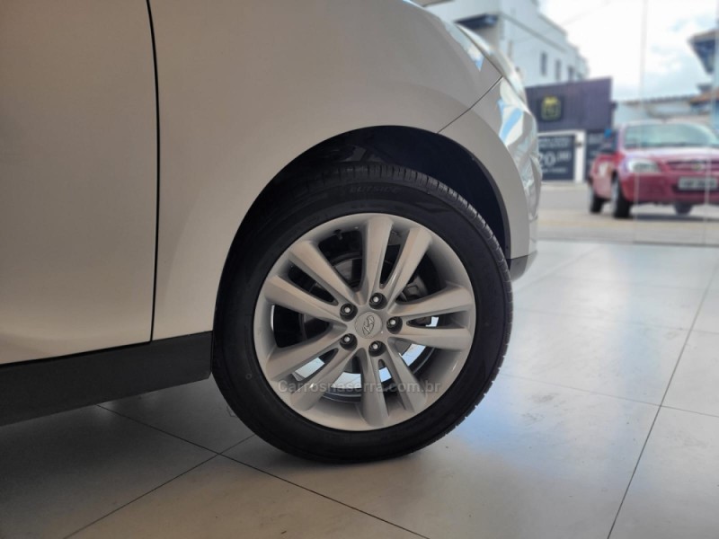 IX35 2.0 MPI 4X2 16V FLEX 4P MANUAL - 2011 - CANELA