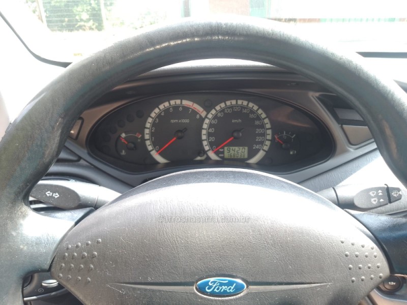 FOCUS 1.6 8V GASOLINA 4P MANUAL - 2008 - CAXIAS DO SUL