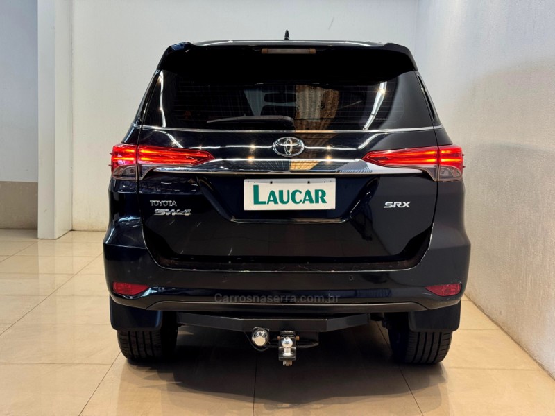 HILUX SW4 2.8 SRX 4X4 7 LUGARES 16V TURBO INTERCOOLER DIESEL 4P AUTOMÁTICO - 2016 - CASCA