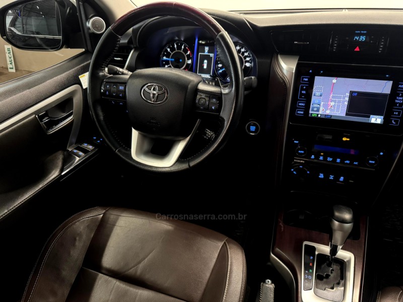 HILUX SW4 2.8 SRX 4X4 7 LUGARES 16V TURBO INTERCOOLER DIESEL 4P AUTOMÁTICO - 2016 - CASCA