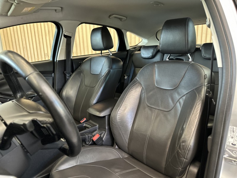 FOCUS 2.0 TITANIUM HATCH 16V FLEX 4P AUTOMÁTICO - 2016 - ESTâNCIA VELHA