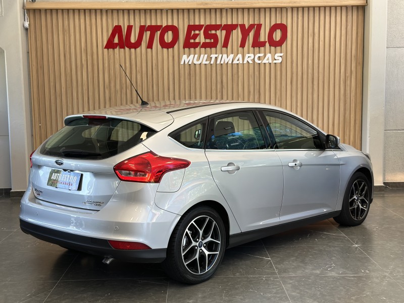 FOCUS 2.0 TITANIUM HATCH 16V FLEX 4P AUTOMÁTICO - 2016 - ESTâNCIA VELHA