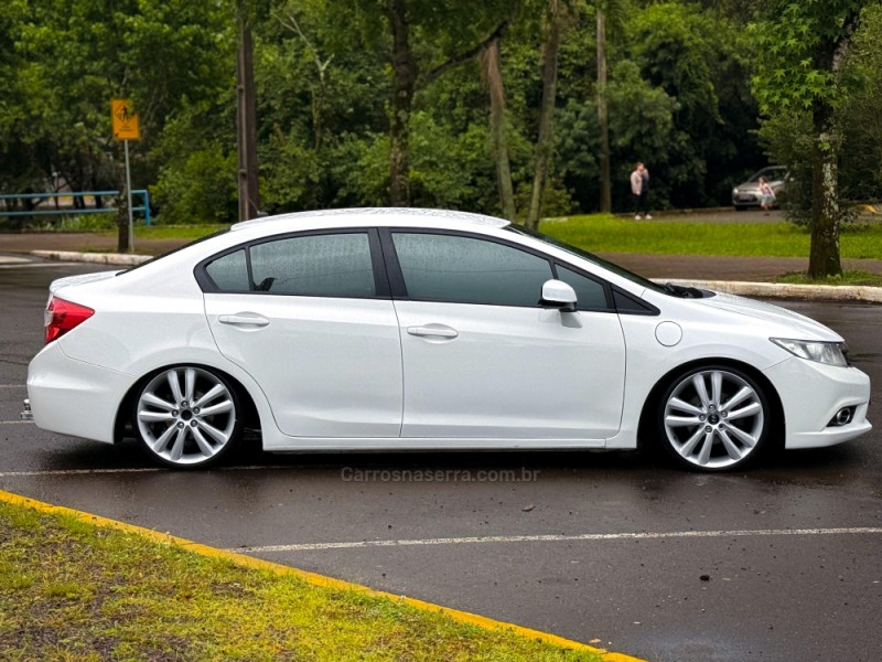 CIVIC 1.8 LXS 16V FLEX 4P MANUAL - 2014 - CAMPO BOM