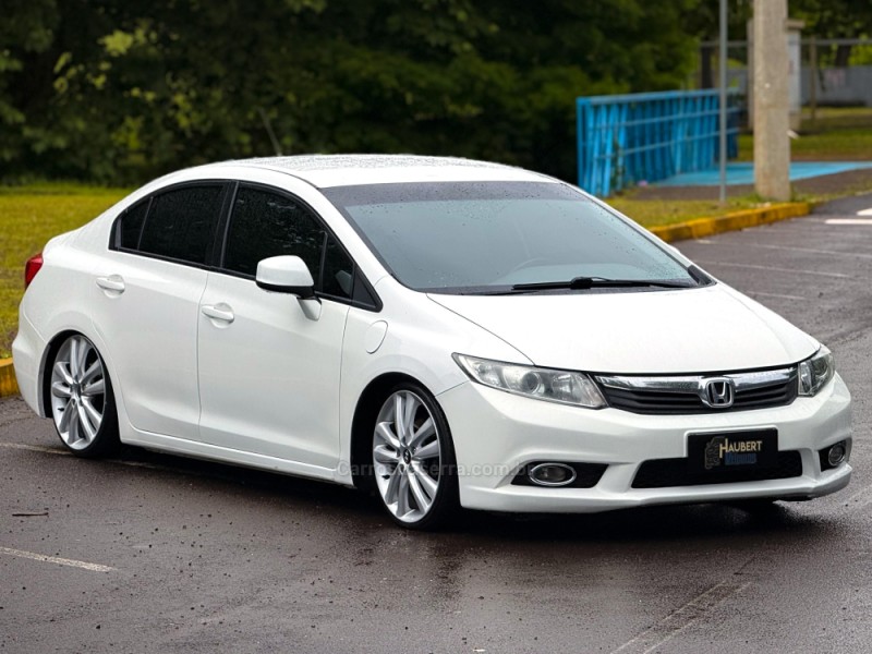 CIVIC 1.8 LXS 16V FLEX 4P MANUAL - 2014 - CAMPO BOM