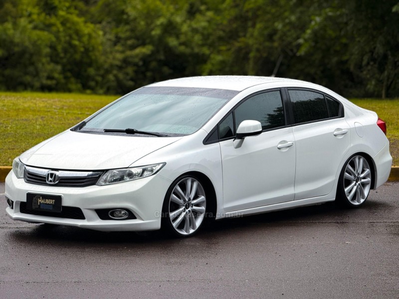 CIVIC 1.8 LXS 16V FLEX 4P MANUAL - 2014 - CAMPO BOM