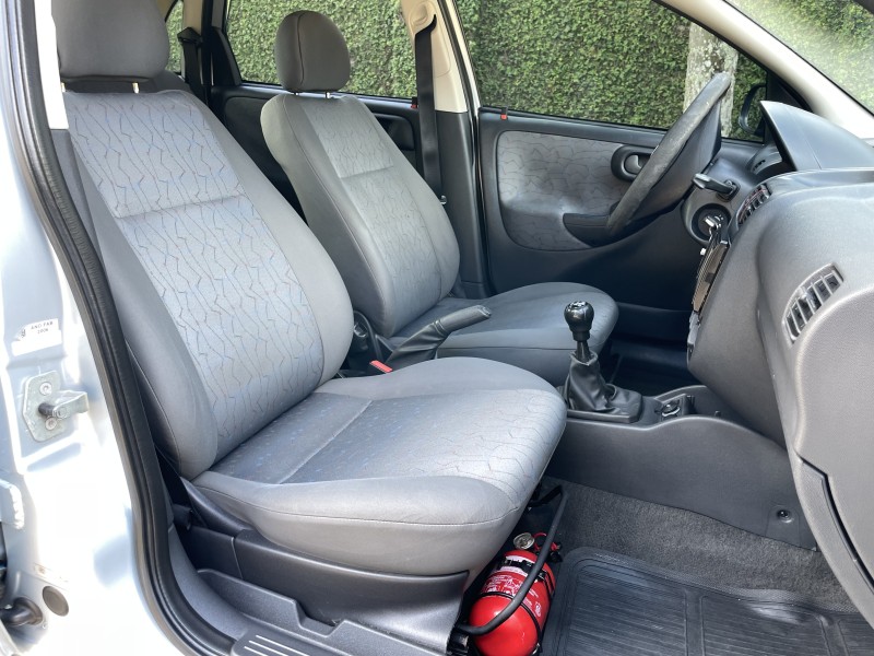 CORSA 1.8 MPFI MAXX 8V FLEX 4P MANUAL - 2006 - CAXIAS DO SUL