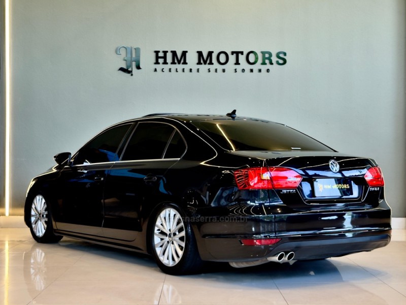 JETTA 2.0 TSI HIGHLINE 200CV GASOLINA 4P TIPTRONIC - 2012 - CAXIAS DO SUL