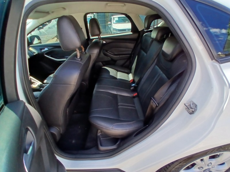 FOCUS 1.6 SE 16V FLEX 4P MANUAL - 2014 - FARROUPILHA