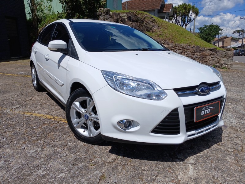 FOCUS 1.6 SE 16V FLEX 4P MANUAL - 2014 - FARROUPILHA