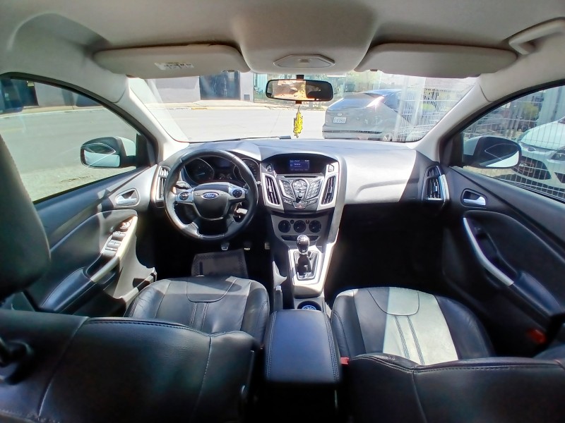 FOCUS 1.6 SE 16V FLEX 4P MANUAL - 2014 - FARROUPILHA