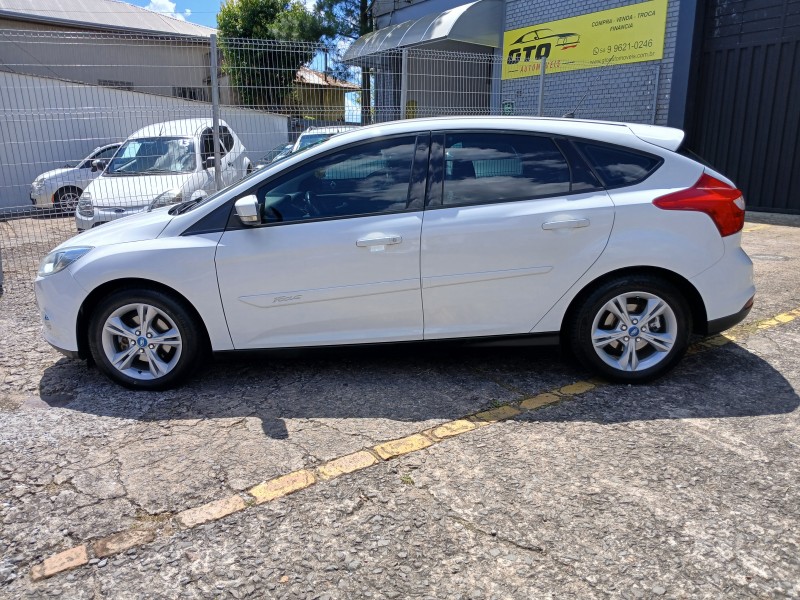 FOCUS 1.6 SE 16V FLEX 4P MANUAL - 2014 - FARROUPILHA