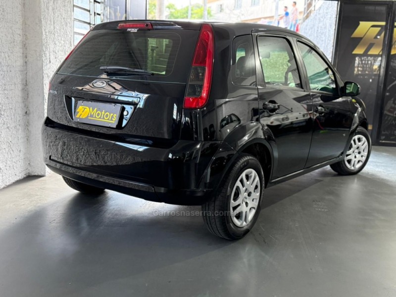 FIESTA 1.0 ROCAM SE 8V FLEX 4P MANUAL - 2014 - CAXIAS DO SUL