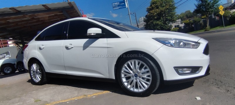 FOCUS 2.0 SE SEDAN 16V FLEX 4P AUTOMÁTICO - 2016 - FARROUPILHA