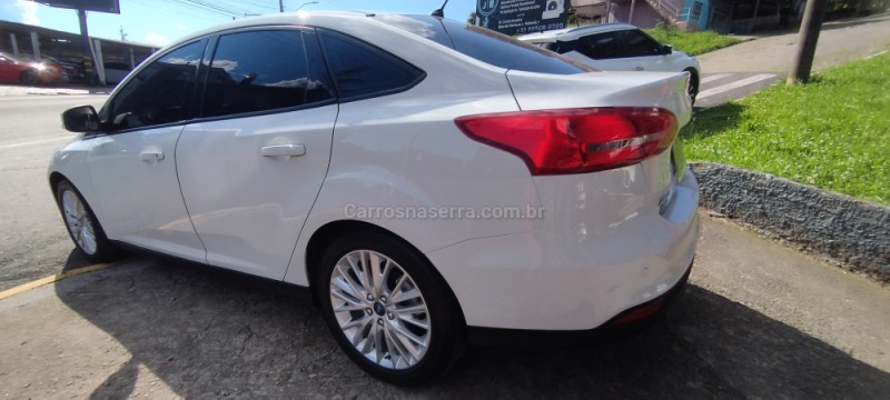 FOCUS 2.0 SE SEDAN 16V FLEX 4P AUTOMÁTICO - 2016 - FARROUPILHA