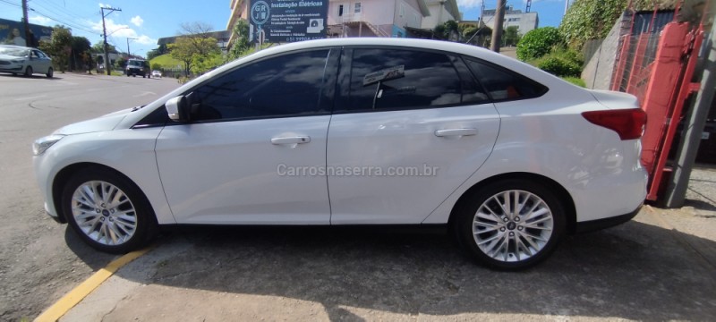 FOCUS 2.0 SE SEDAN 16V FLEX 4P AUTOMÁTICO - 2016 - FARROUPILHA