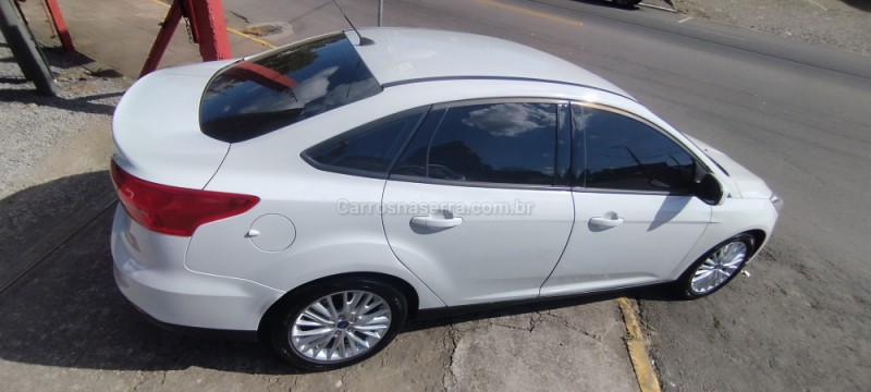 FOCUS 2.0 SE SEDAN 16V FLEX 4P AUTOMÁTICO - 2016 - FARROUPILHA