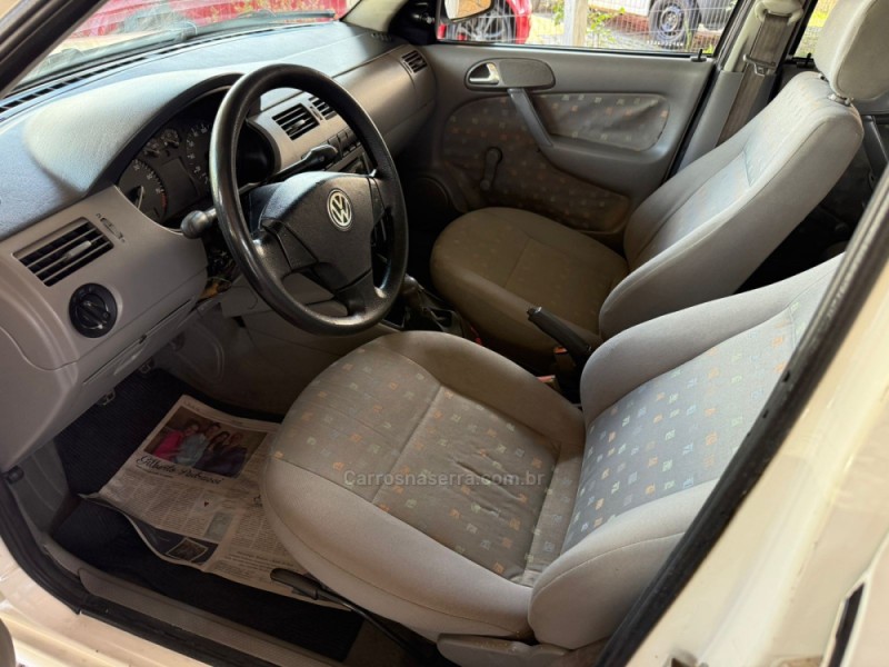 GOL 1.0 MI POWER 16V 76CV GASOLINA 4P MANUAL G.III - 2002 - FARROUPILHA