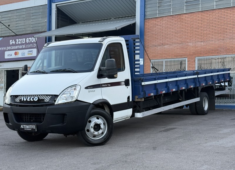 daily truck 70c17 2014 caxias do sul