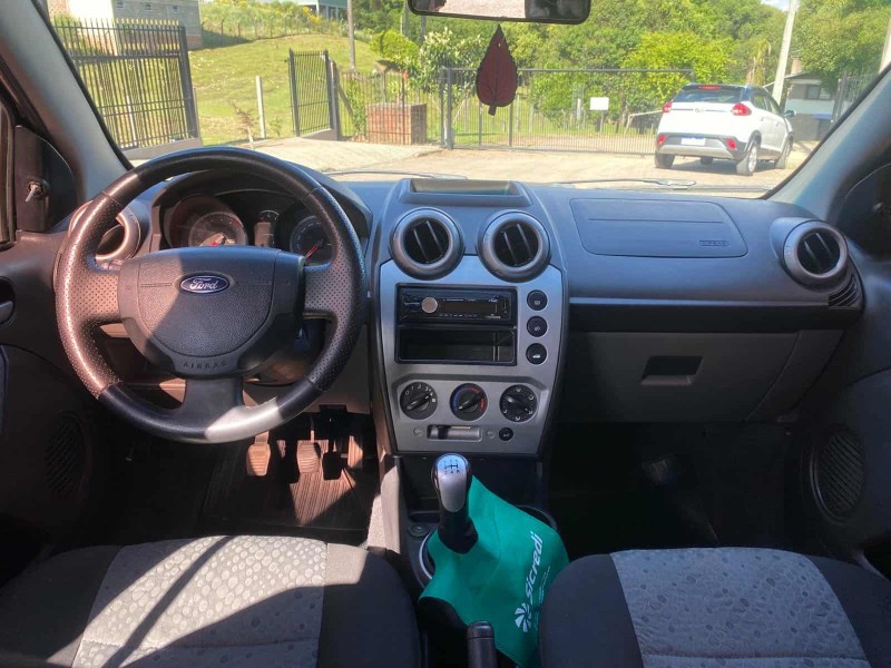 FIESTA 1.6 MPI 8V GASOLINA 4P MANUAL - 2014 - CAXIAS DO SUL