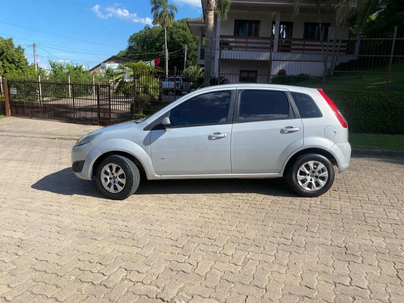 FIESTA 1.6 MPI 8V GASOLINA 4P MANUAL - 2014 - CAXIAS DO SUL