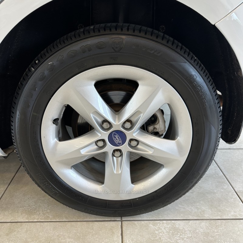 FOCUS 1.6 8V FLEX 4P MANUAL - 2012 - FARROUPILHA