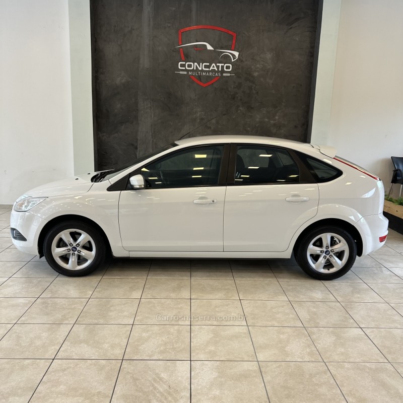 FOCUS 1.6 8V FLEX 4P MANUAL - 2012 - FARROUPILHA